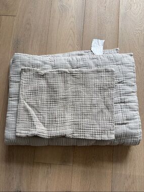Quince organic airy gauze toddler quilt and sham set in fog grey